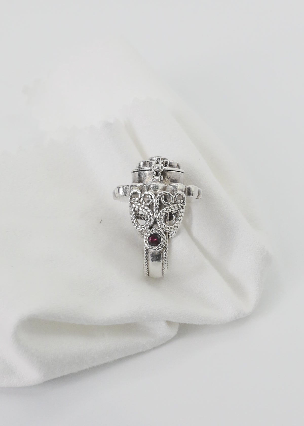 Floral Poison Ring