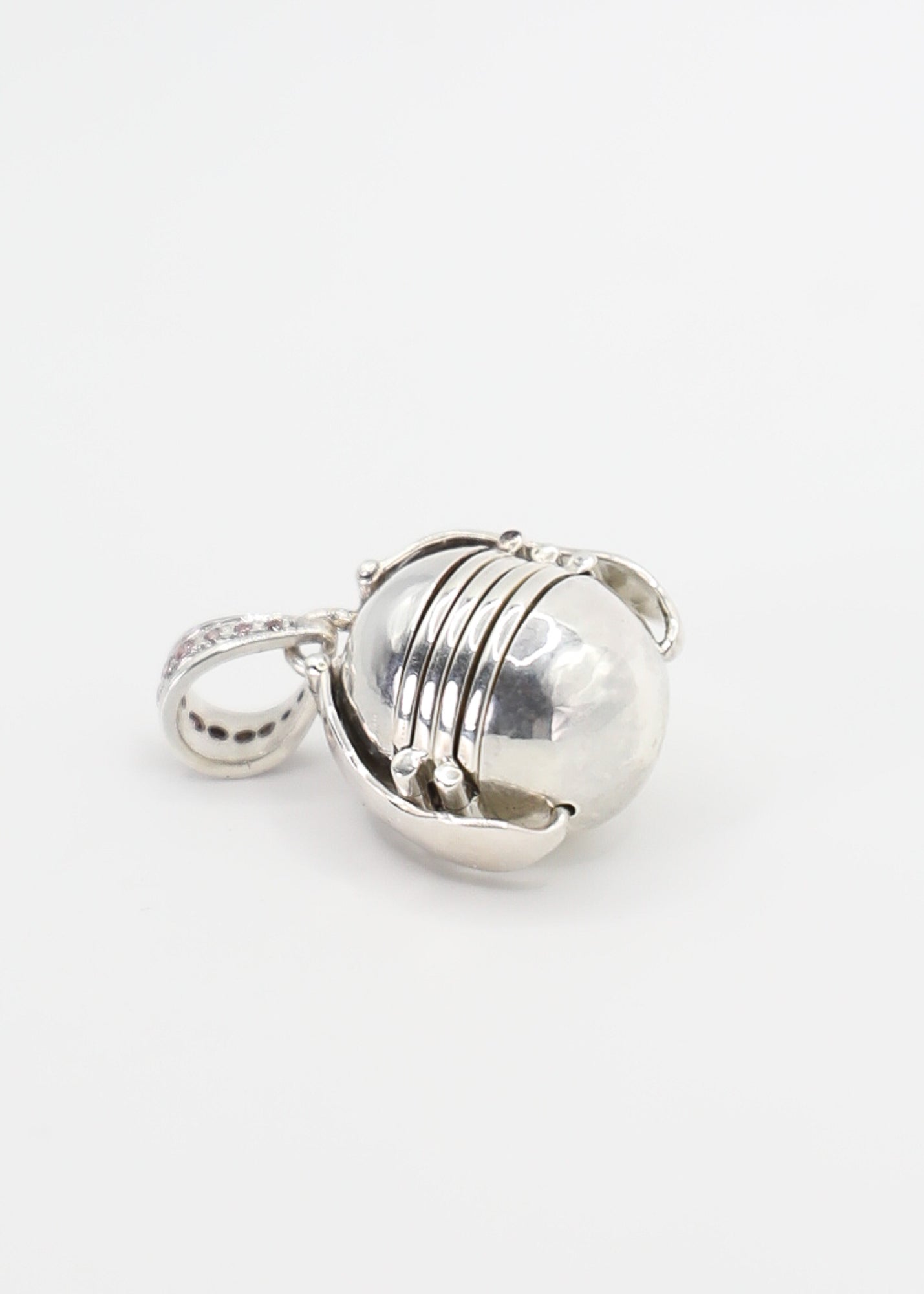 Folded Orb Pendant — 4 Frame Locket