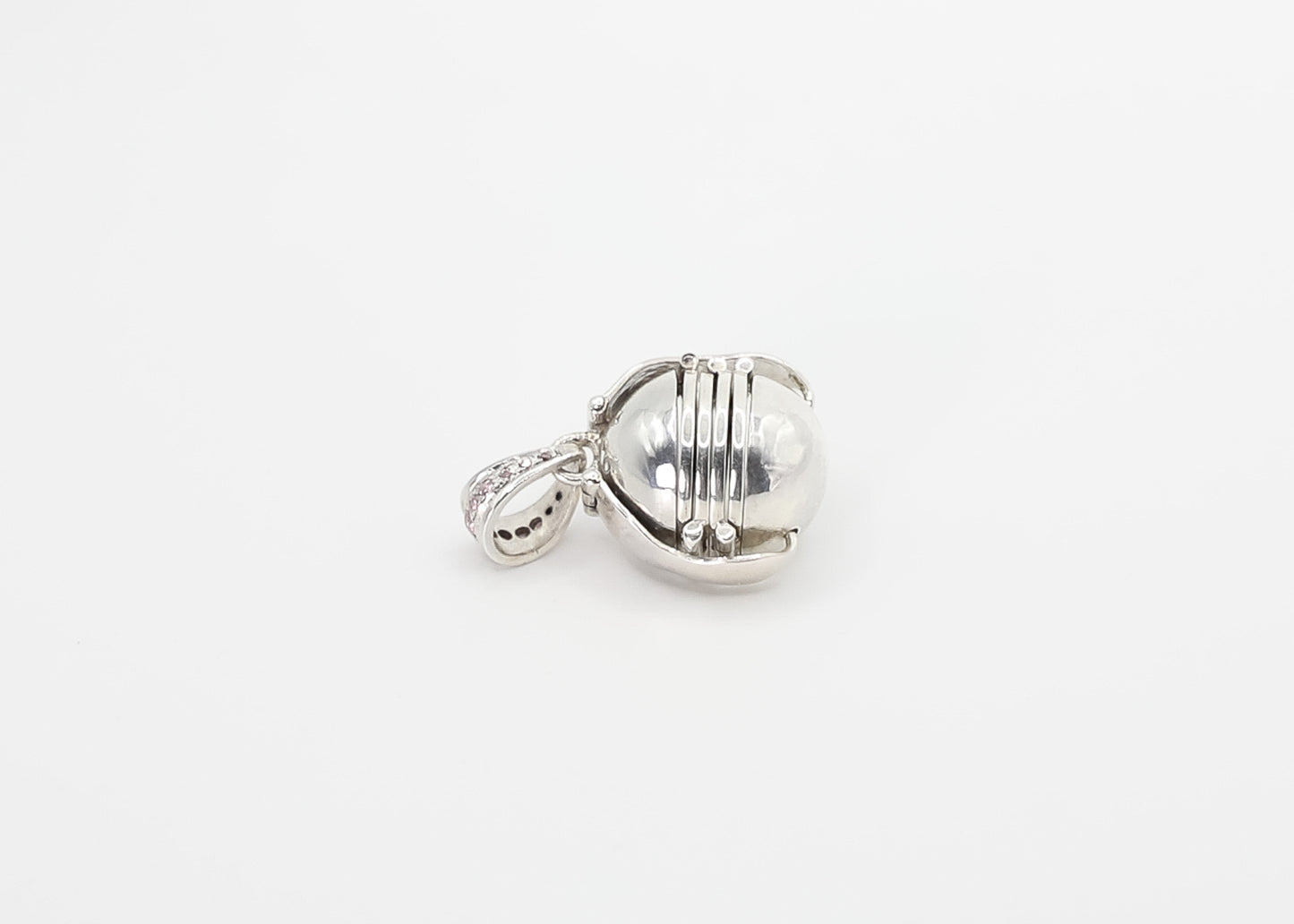 Folded Orb Pendant — 4 Frame Locket